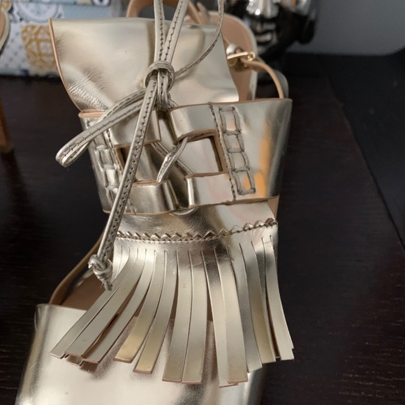 Golden sandals - Picture 5 of 5